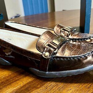 AK Anne Klein IFlex Sadya Metallic Brown Faux Croc Loafers Shoes Size 7.5